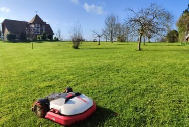 Révolutionnez votre jardin avec nos robots de tonte